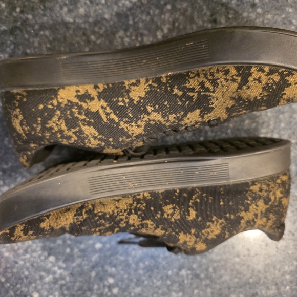 Nobull pride black/gold canvas sneakers great used condition W8.5 - Picture 4 of 5